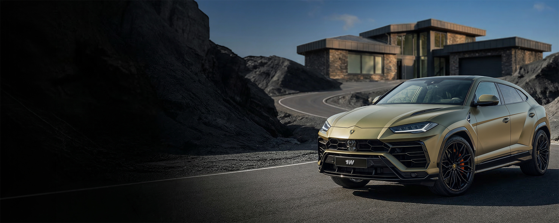 A Lamborghini Urus SE,
Rolex Datejust 41,
Apple devices and FS
in LUCKY DRIVE